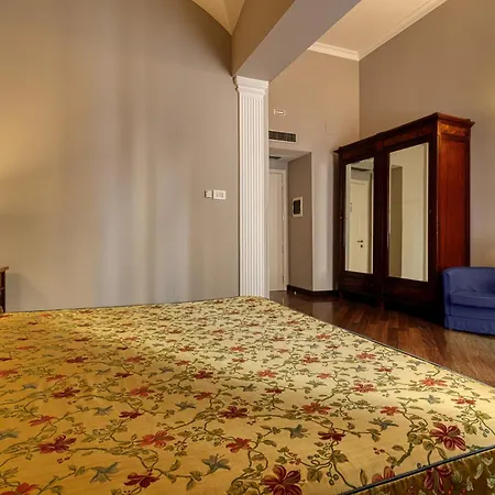 Decumani De Charme Szálloda 4*