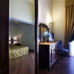 Decumani De Charme מלון 4*