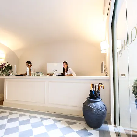 Hotel Decumani De Charme