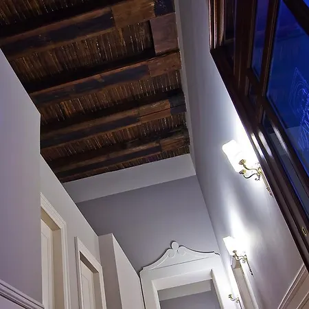 Hotel Decumani De Charme
