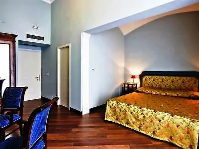 Hotell Decumani De Charme 4*