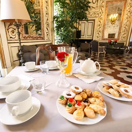 Отель Decumani De Charme 4*